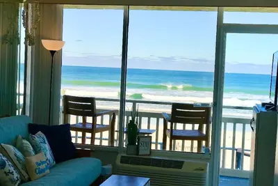 Image de Beach Daze - Ocean front at Symphony Beach Club!