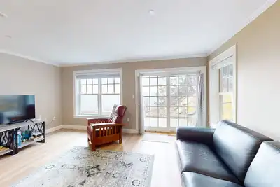 Image de Sleek, modern home with central Ac - steps to private beach & near trail