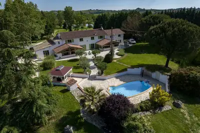 Image de Au Temps Suspendu - Grand Gîte 16 Personnes - Pyrénées