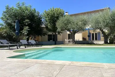 Image de Très grande Villa avec piscine et chambres climatisées + vaste jardin arboré