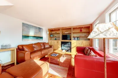 Image de Historic District Hideaway with Home Office | Walk to Commercial St & Pier