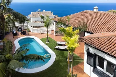 Image de Home2Book Design Asian Sabina, Heated Pool & View