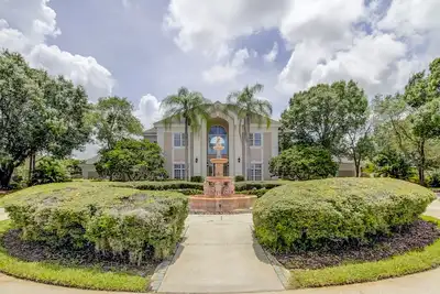 Image de Lake Front Cheval executive mansion