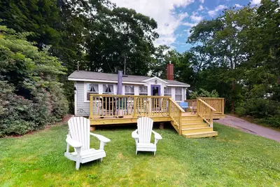 Image de Dog-friendly Fisher Hill home with patio and wood stove - walk to the harbor