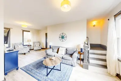 Image de Newly Renovated Haven w/ Deck, Near Downtown: Walk to Shops, Dining & Marina