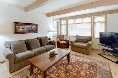 Image de Aspenwood Gem w\/Shared Pool, Hot Tubs, & Sauna + Free WiFi, Private W\/D