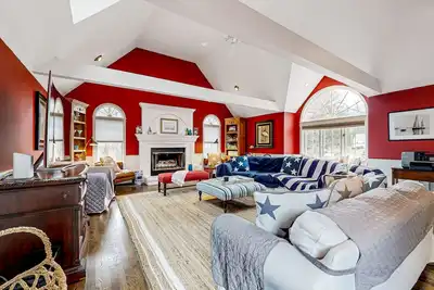 Image de Elegant home with backyard pool & firepit - near beaches, shopping, & golf