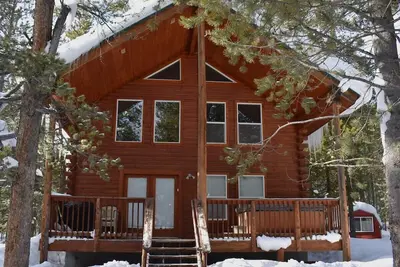Image de Cowan Cabin | Sleeps 8 | 40 min to Yellowstone