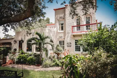 Image de A Piece of History, Great Babe Ruth’s Build! ! - Spanish Style Hacienda, 4br/5ba!