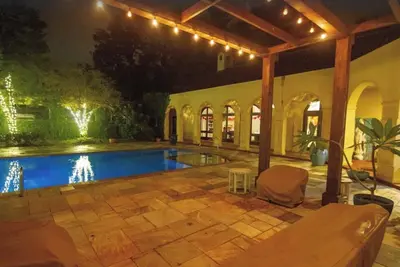 Image de Spacious Nashville Estate: Groups, Outdoor Areas, Pool, Hot Tub, Near Dwtn, 5br