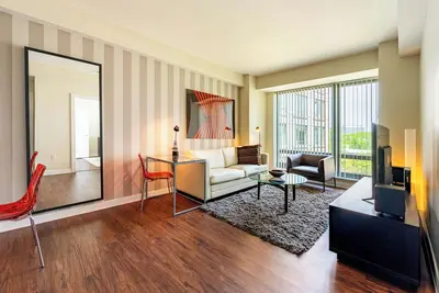 Contemporary One Bedroom in Historic West End