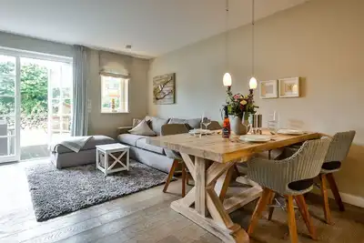 Image de Modern. Garten. Entspannung. - Hues Frieda - Objekt-id: Htt/02 - Haus Alte DorfstraĂźe