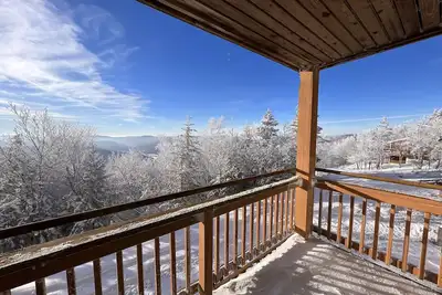 Image de Summit Condo. . . near the Village. Slopes are Amazing! Over 75” snowfall so far!