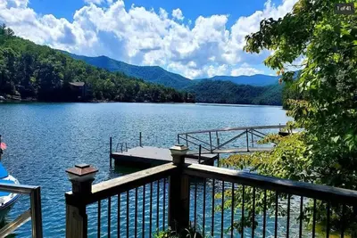 Image de House On Blue Waters is a very special lake front property with amazing views