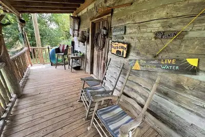 Image de Cheerful Riverfront Retreat