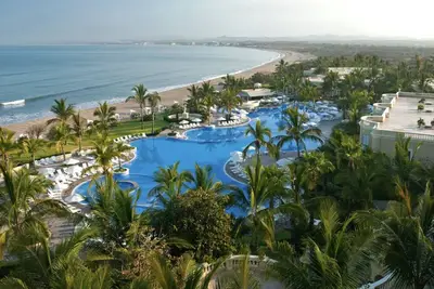 Image de Semaine Sainte à Pueblo Bonito Emerald Bay dans une suite junior