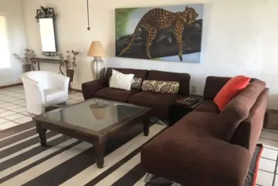 Image de Amazing property with spectacular mountain/ocean view!
