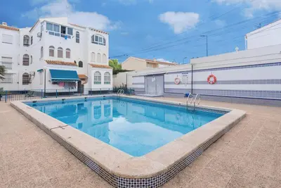 Image de Appartement en terrasse proche plage avec vue mer, piscine, Wi-Fi, climatisation et terrasse.