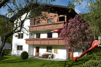 Image de Apartment on the upper floor, large balcony facing south and west, Haus Rudolf Steiner