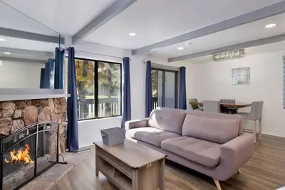 Image de Blue Jay Getaway Lakeside Boulder Bay Townhouse