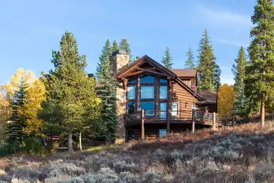 Image de Luxury Home. Upscale Neighborhood. PrivateHot Tub.