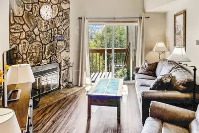 Image de Mountain Loft | Walk to Slopes & Summer Trails