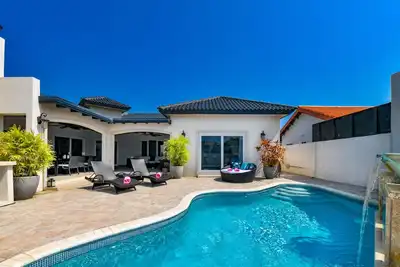 Image de Top Location! Private Pool& Rooftop Terrace w\/Ocean View!