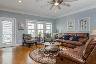 Image de Upscale pet friendly oceanfront condo!