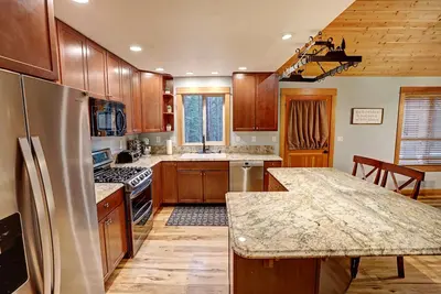 Image de Cozy Detroit Cabin