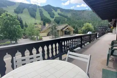 Image de Edelweiss Condo: Ski in/out at Warm Springs Base