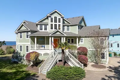 All About The View: Private Pool, Amazing Sunsets