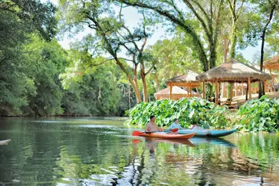 Image de Brand new waterfront Cabin with many amenities: Pool, hot tub & kayaking. - Rc6