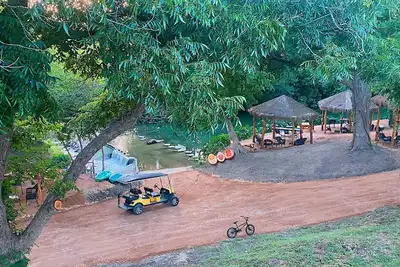 Image de Family Cabin on creek with 2 queen beds, 2 twin beds, full kitchen & more! Rc24