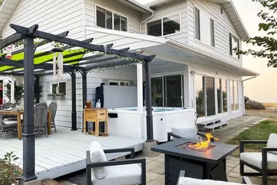 Image de Modern Escape w/ Views/Hot Tub + Yoga Studio