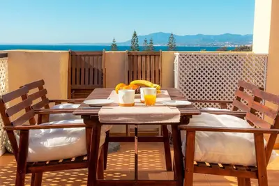 Image de Suitur Penthouse appartement Elviria Marbella vue sur la plage