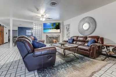 Image de Delightful 10 bedroom retreat Sleeps 27 guests.