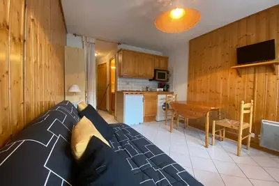 Image de Appartement cosy 4 pers, proche commerces et remontées mécaniques, terrasse ensoleillée