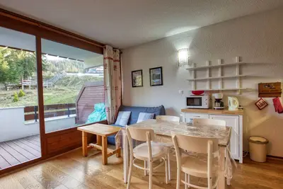 Image de Appartement cosy pour 4, au pied des pistes Ă Morillon 1100, proche jardin d'enfants
