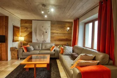 Image de Ferme rénovée à Morillon - Sauna, Terrasse, 3 Chambres