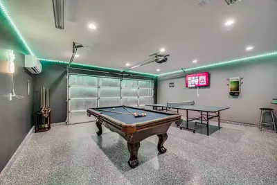Image de Two Game Rooms with Hot Tub