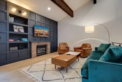 Image de Mo32 | Nice Updated Modern Condo | Pool | Hot Tub | Shuttle