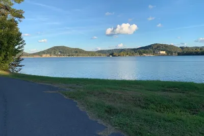 Image de 350 Yards To Boat Ramp, Close To Everything