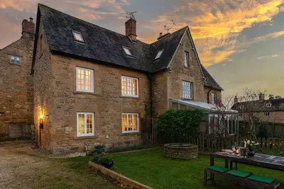Two bedroom holiday cottage with an Aga in the Cotswolds - Quaint End