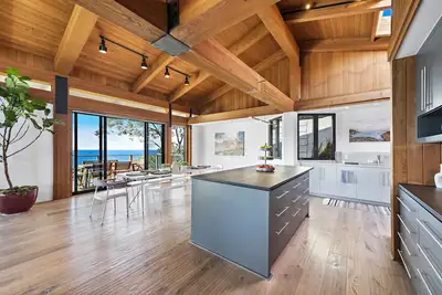 Image de Almost Oceanfront Victoria Beach All Ocean View Home