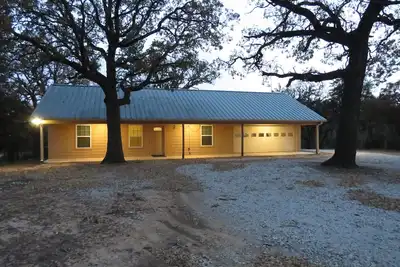 Image de Gorgeous 2 bed 2 bath house on 3 acres off Hwy 82