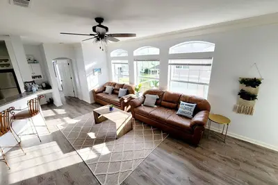 Image de ★New★ wlk 2 beach, garage, 2 pools, W/D, Netflix