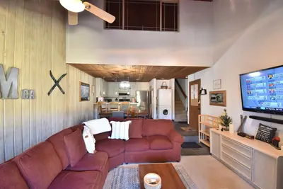 Image de The Cozy Canyon Lodge Condo! A Walk to the lifts! Ski in Ski Out