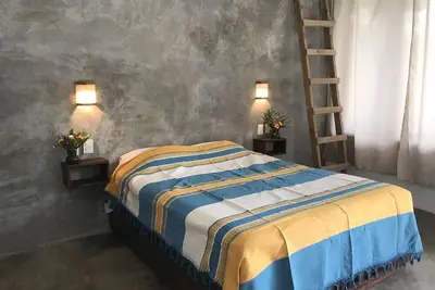 Image de Petit hotel 5 min walk to the beach with Ocean and Mountain View