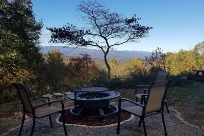 Image de Mountaintop suite, mountain views, one level, King bed, pet friendly, accessible