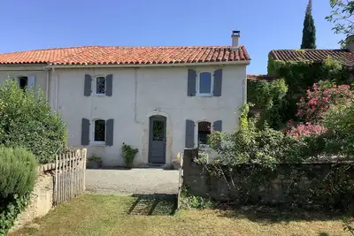 Image de Un havre de paix au cœur d'un lieu historique avec Jardin clos
